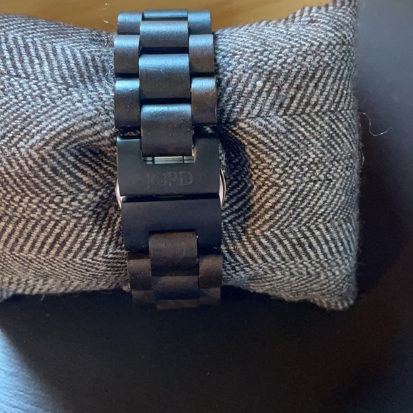 JORD Hand Crafted Wood Watch - Picture 3 of 4